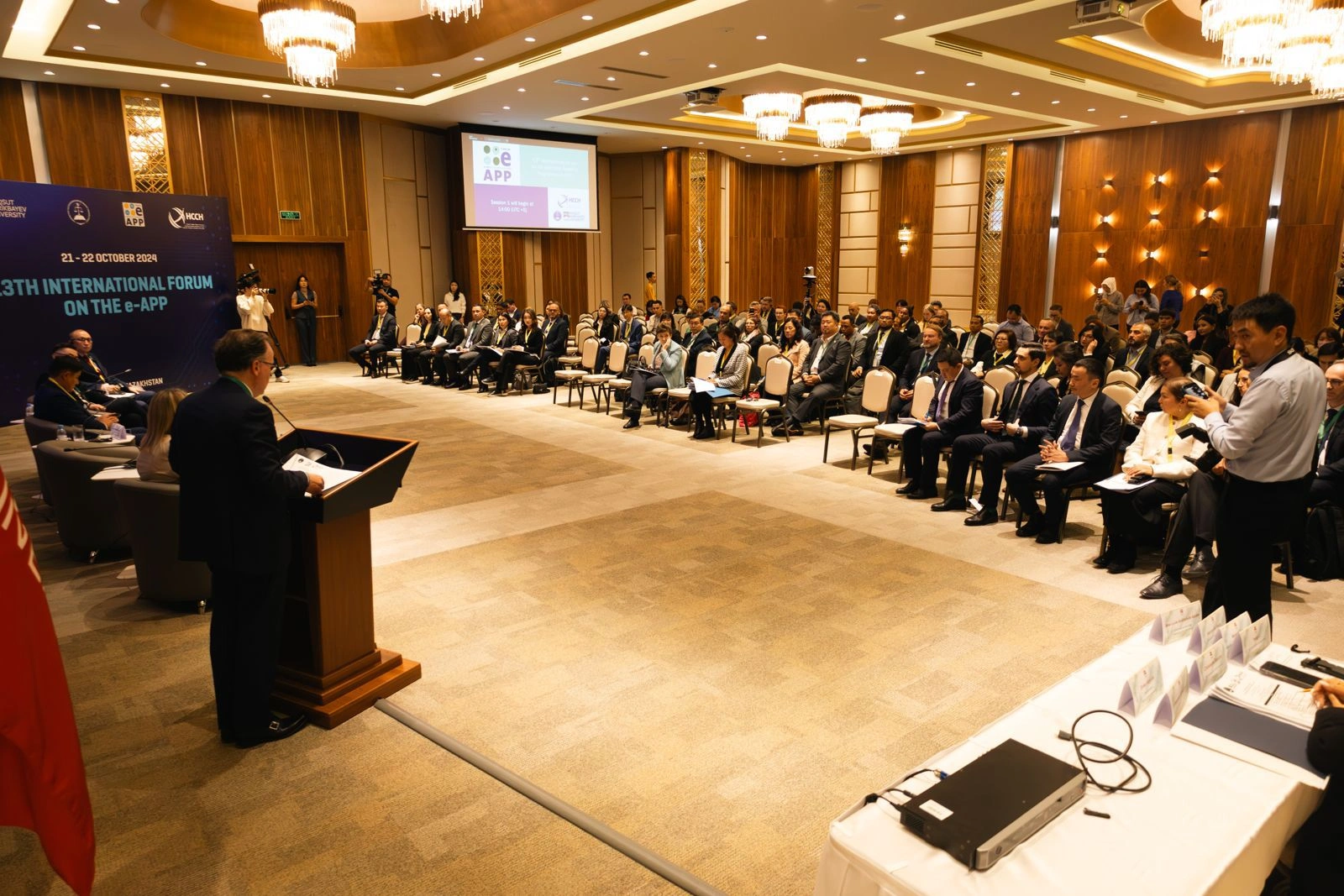 Лондондағы (Ұлыбритания) “Magic Circle” Заң фирмаларының серіктестері болатын АХҚО-ның тәжірибелі заң сарапшыларымен кездесу мүмкіндігін жіберіп алмаңыз!