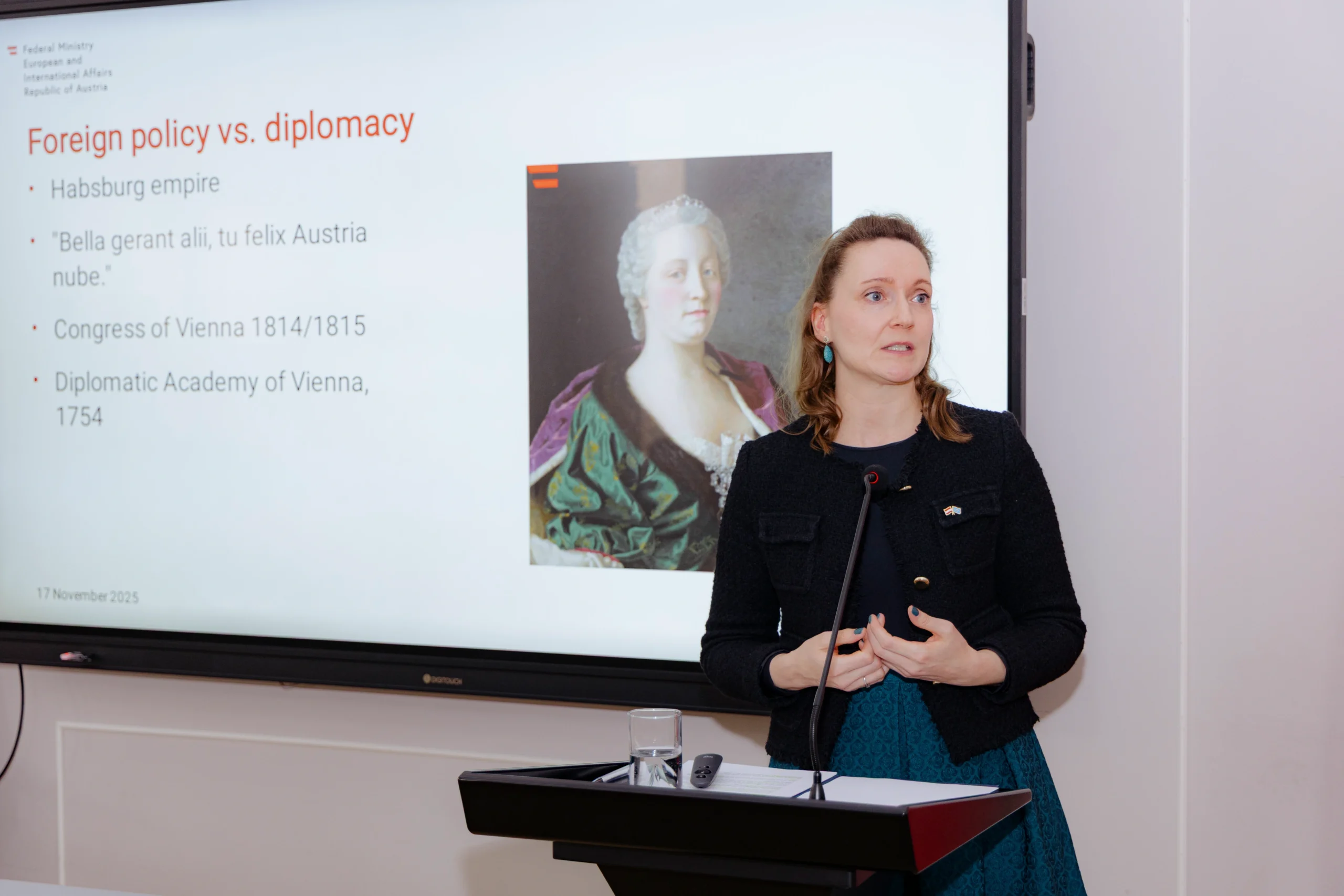 Аустрия Елшісі MNU студенттеріне заманауи дипломатияның рөлі туралы айтып берді