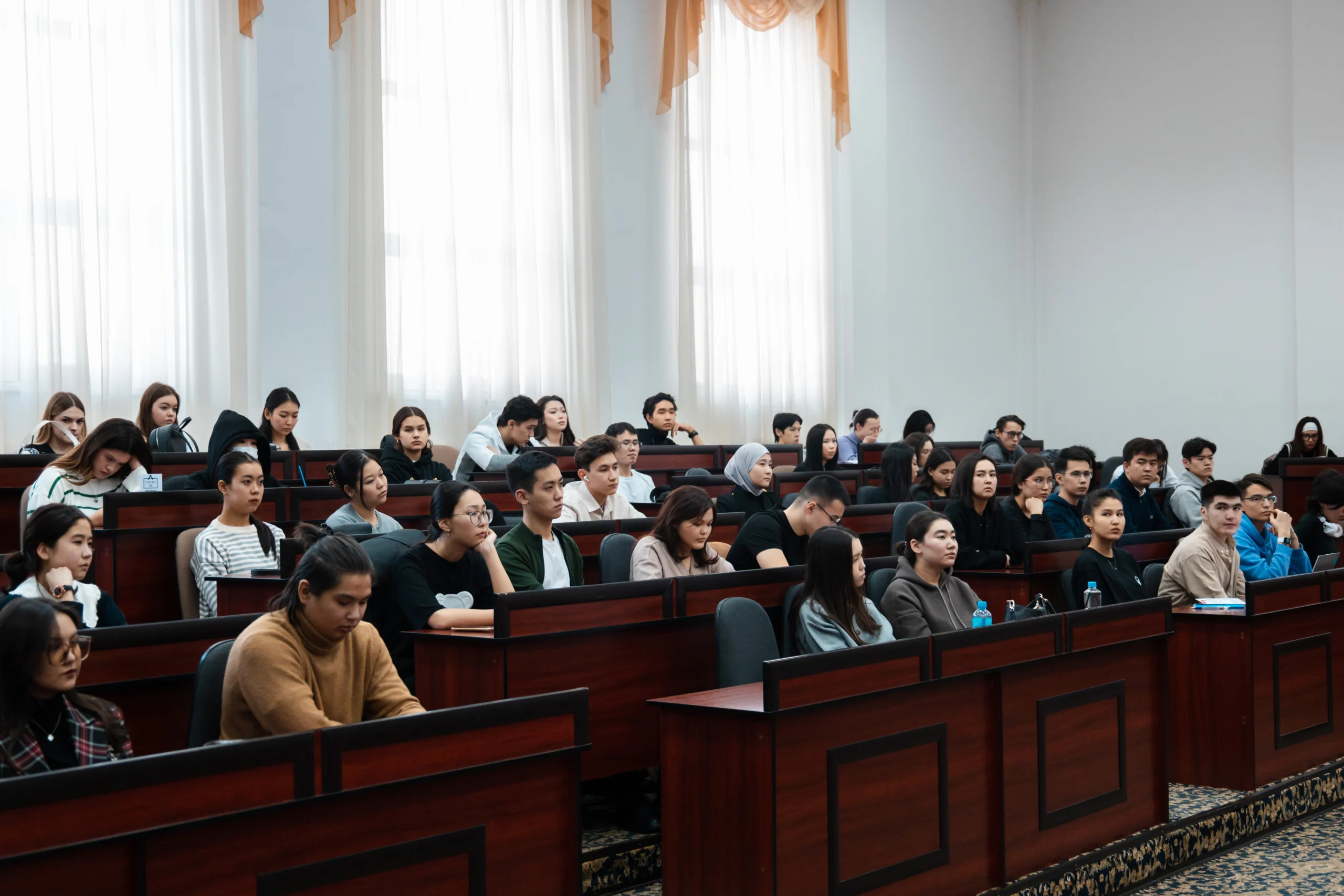 “Банк саласындағы ақшаны жылыстатудың этикасы” тақырыбында дәріс