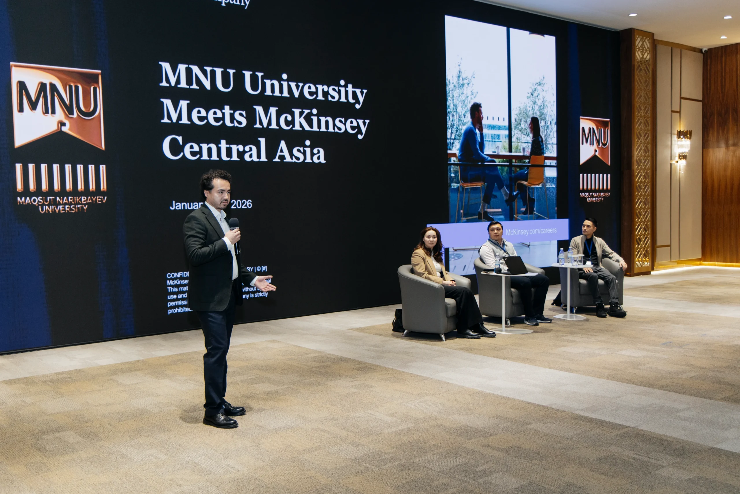 MNU Students Meet Representatives of a Big Three Consulting Firm