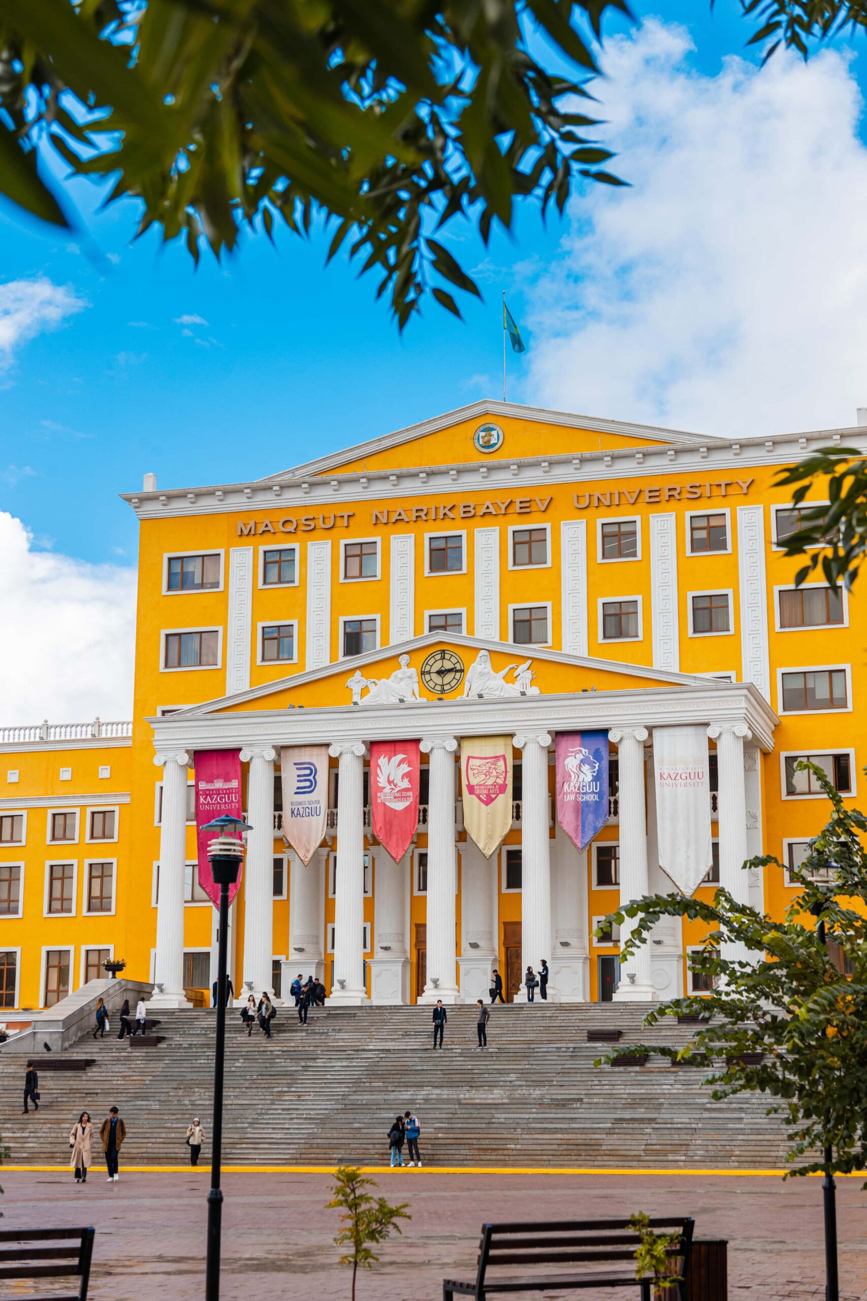 Maqsut Narikbayev University