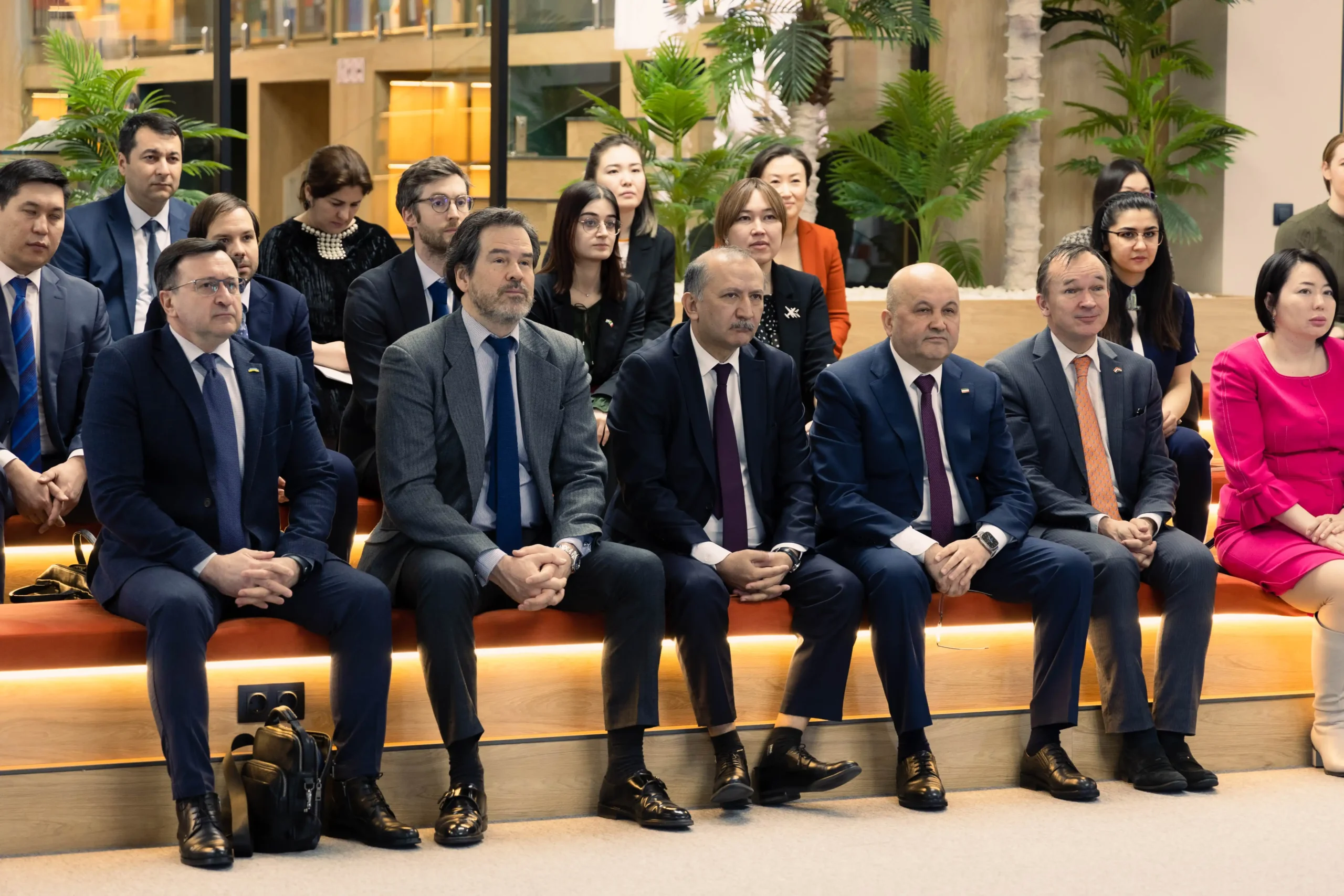 “Water=Life” көрмесін Нидерланды Корольдігі мен Тәжікстан Республикасының Елшіліктері ашты