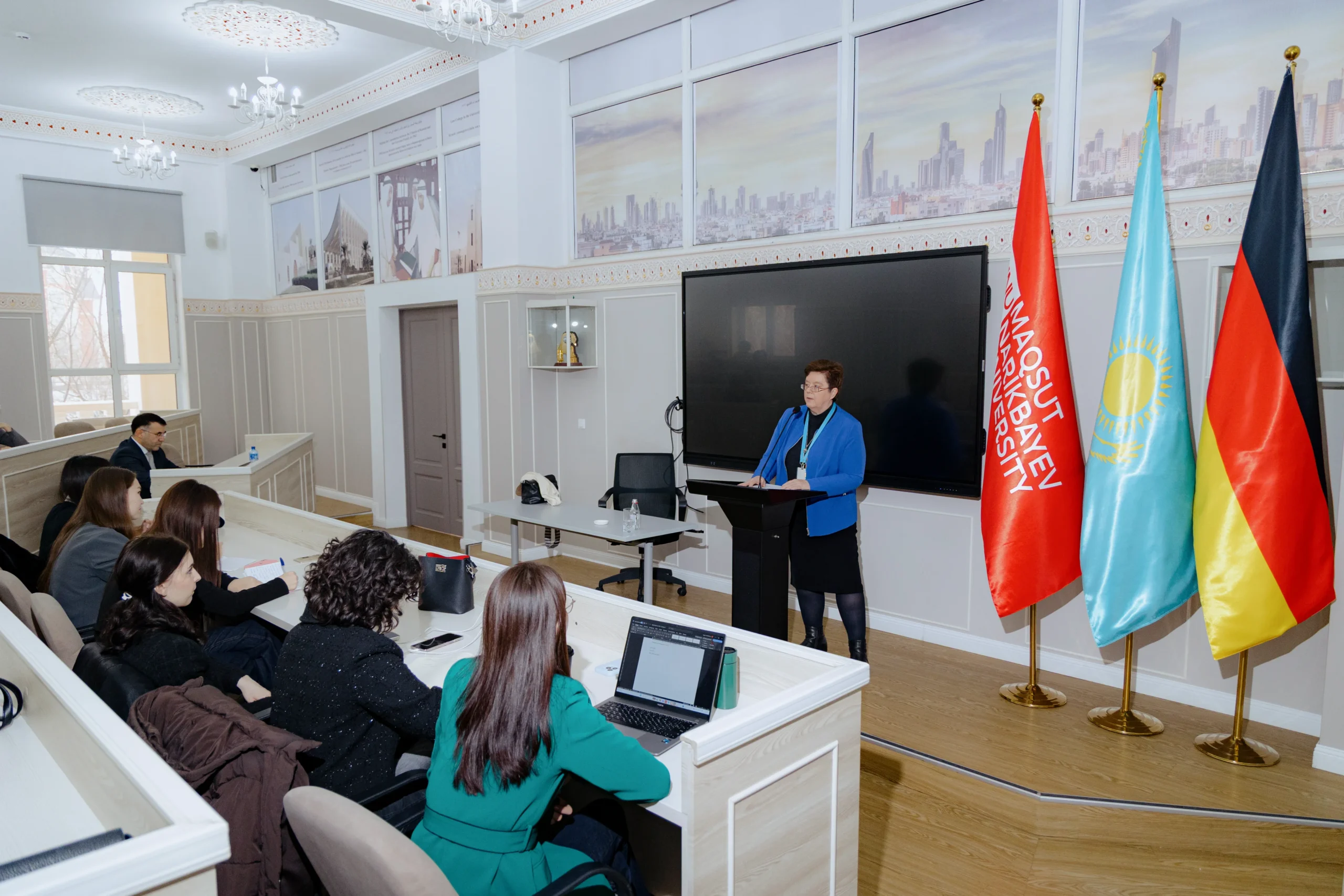Посол Германии прочитала лекцию в MNU