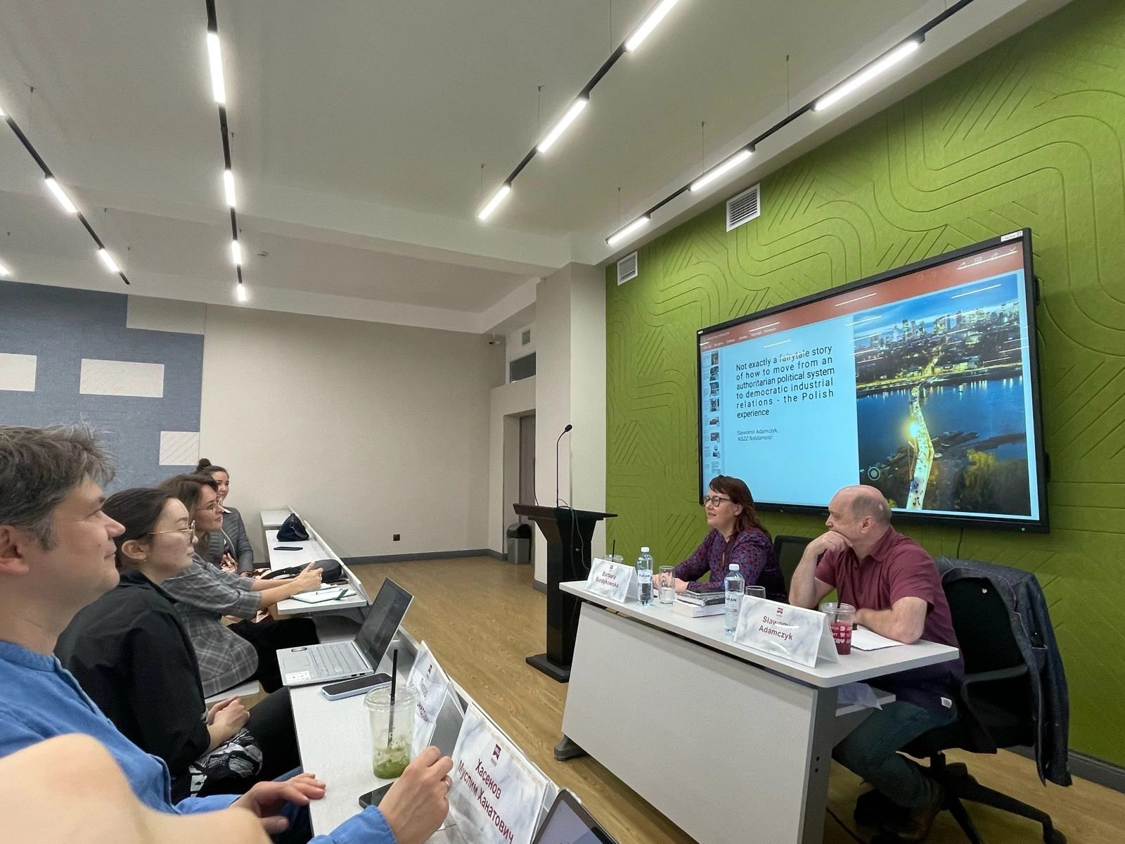 ҚР Парламенті Сенатында ұжымдық еңбек құқығын реформалау жөніндегі заң жобасының тұсаукесері («Еңбек саласындағы ұжымдық қатынастарды реттеу мәселелері бойынша Қазақстан Республикасының кейбір заңнамалық актілеріне өзгерістер мен толықтырулар енгізу туралы»)