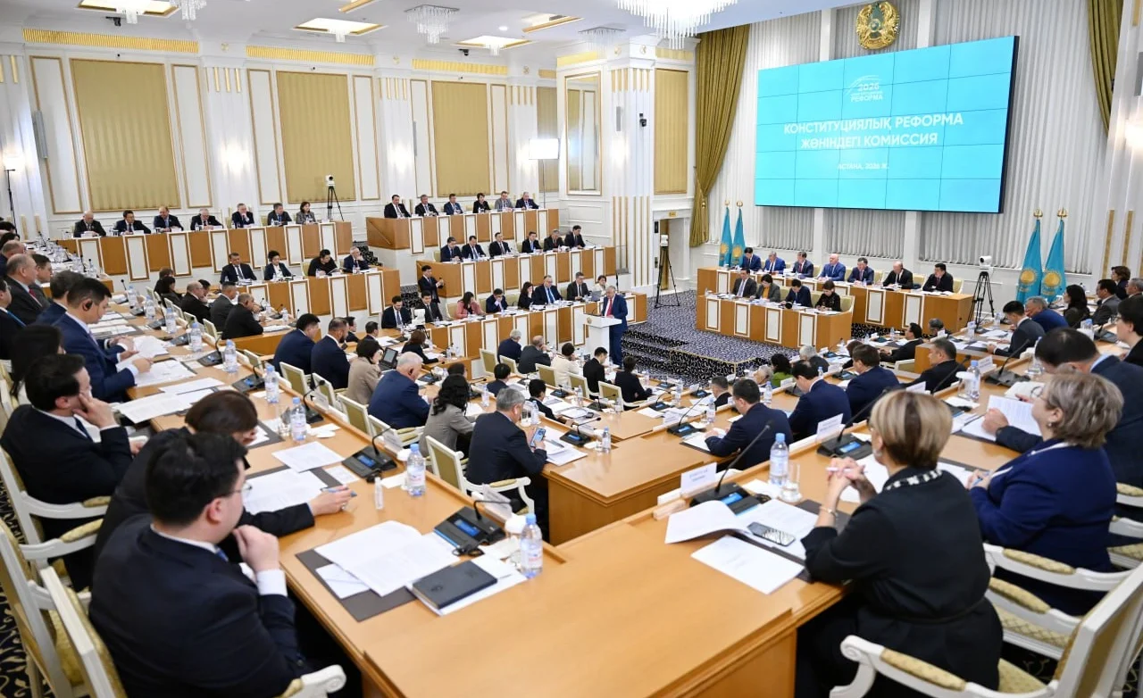 MNU профессорлары Конституцияның мемлекеттік тілдегі мәтініне кешенді түзетулер енгізу бойынша ұсыныстар берді