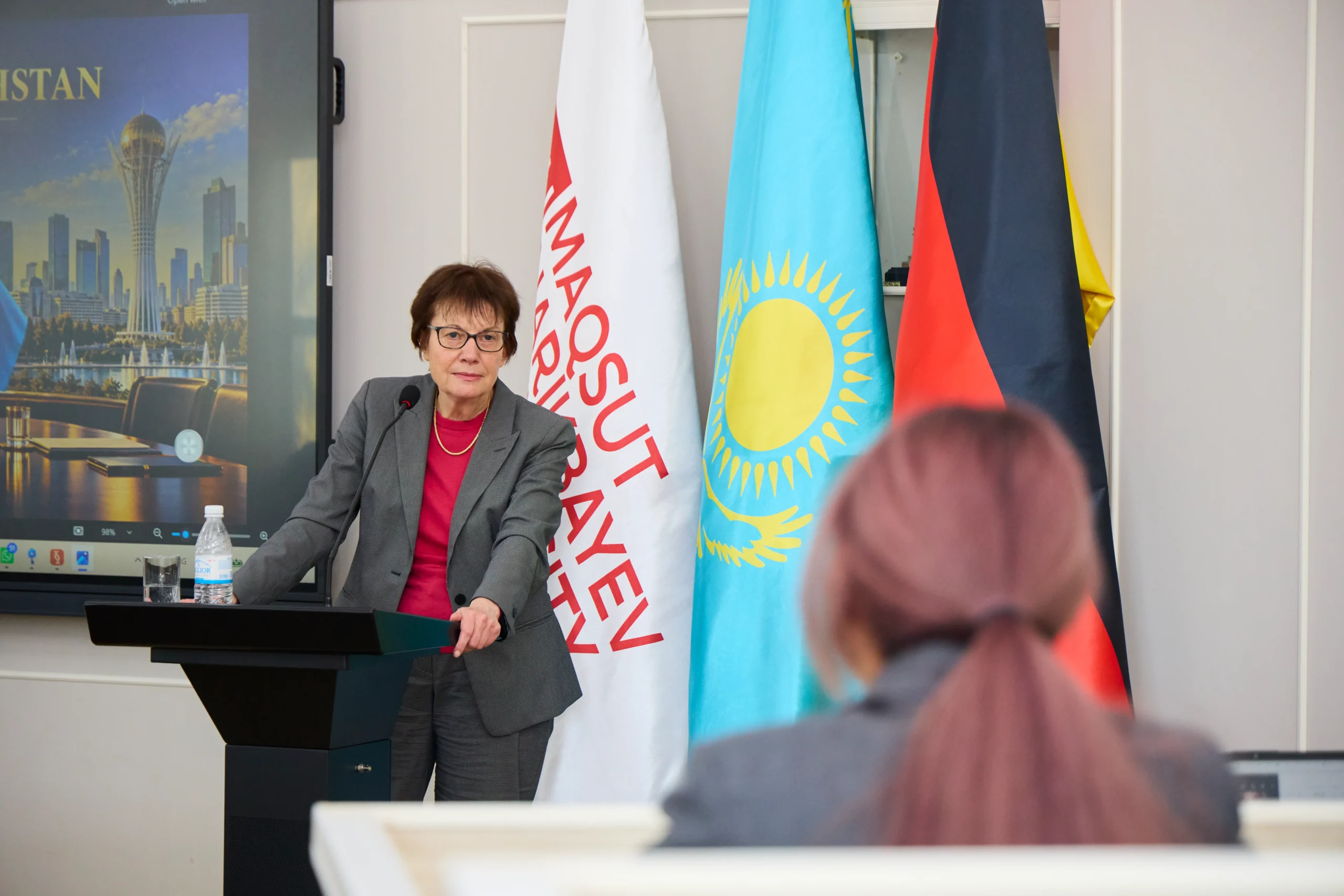 New German Ambassador Delivers Lecture at MNU