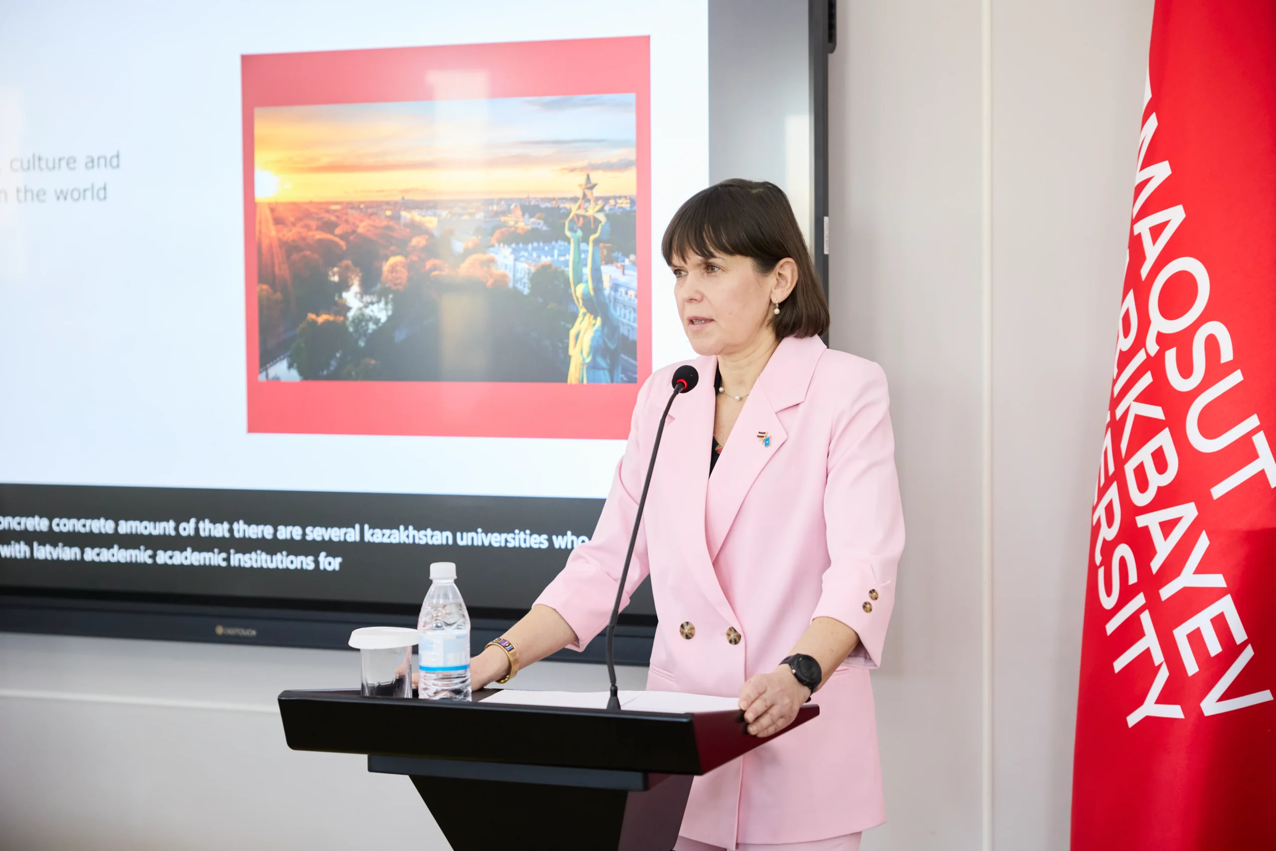 Latvian Ambassador Delivers Guest Lecture at MNU